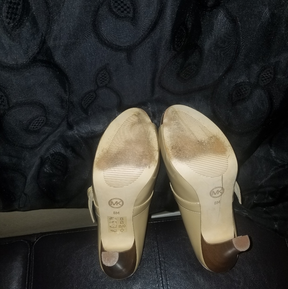 Shoes - Picture 3 of 4